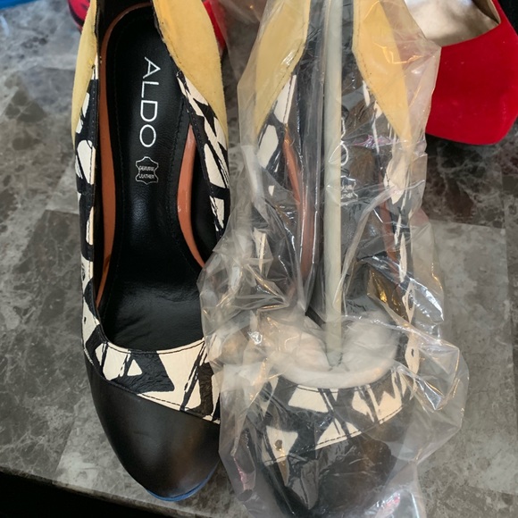 Women heel - Picture 2 of 2